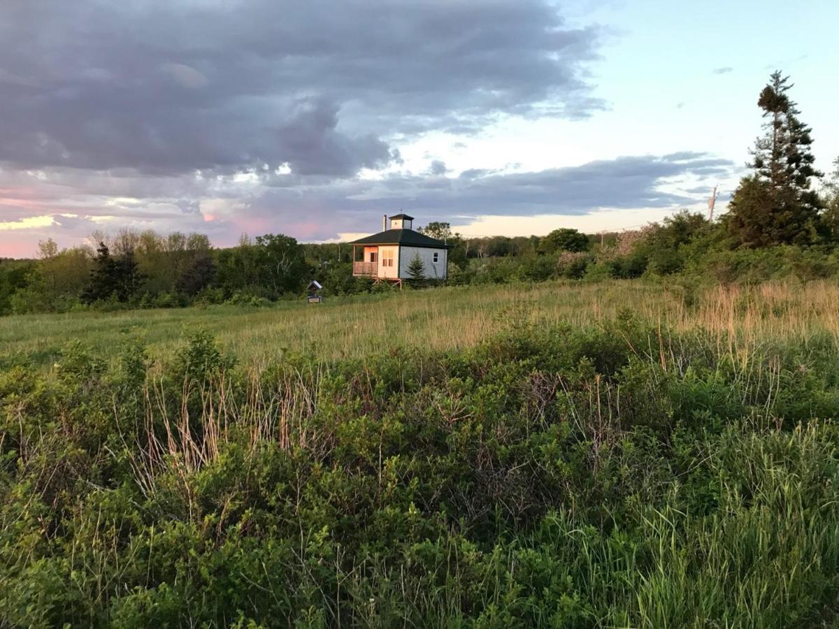 Maregold Centre - Juniper Cabin And Rose Cabin Victoria Beach Bagian luar foto