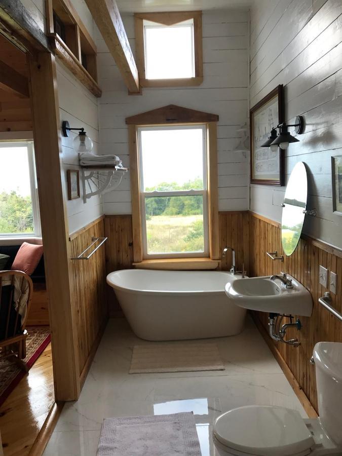Maregold Centre - Juniper Cabin And Rose Cabin Victoria Beach Bagian luar foto