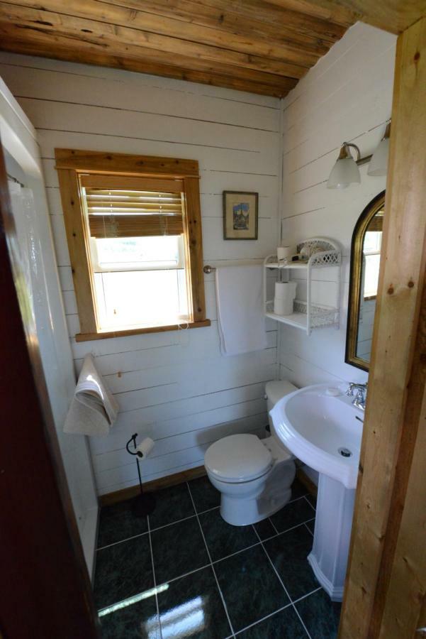 Maregold Centre - Juniper Cabin And Rose Cabin Victoria Beach Bagian luar foto